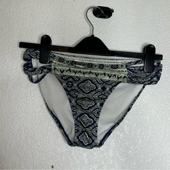 Woman’s Athleta Swim Suit Bottoms - Picture 1 of 3